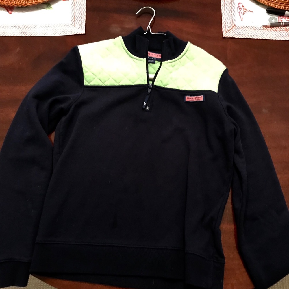 Vineyard Vines 1/4 zip pullover was $118 now $15🔥